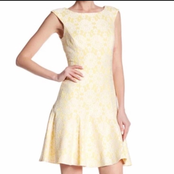 Nanette Lepore Dresses & Skirts - Nanette Lepore Pale Yellow Floral Lace Spring Dress